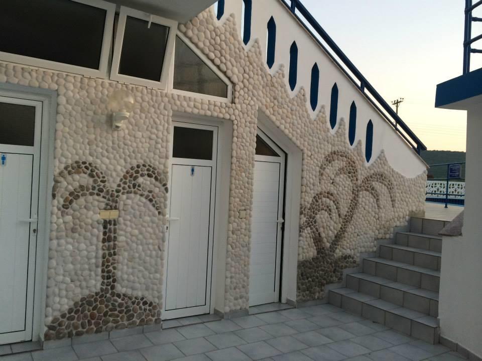 Gogas Palace Aparthotel Амудия Екстериор снимка